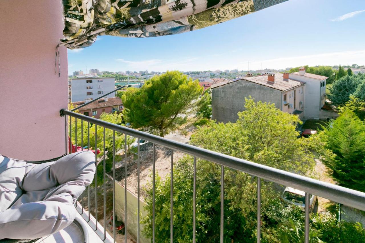 Modern Oasis Apartment Пула Екстер'єр фото