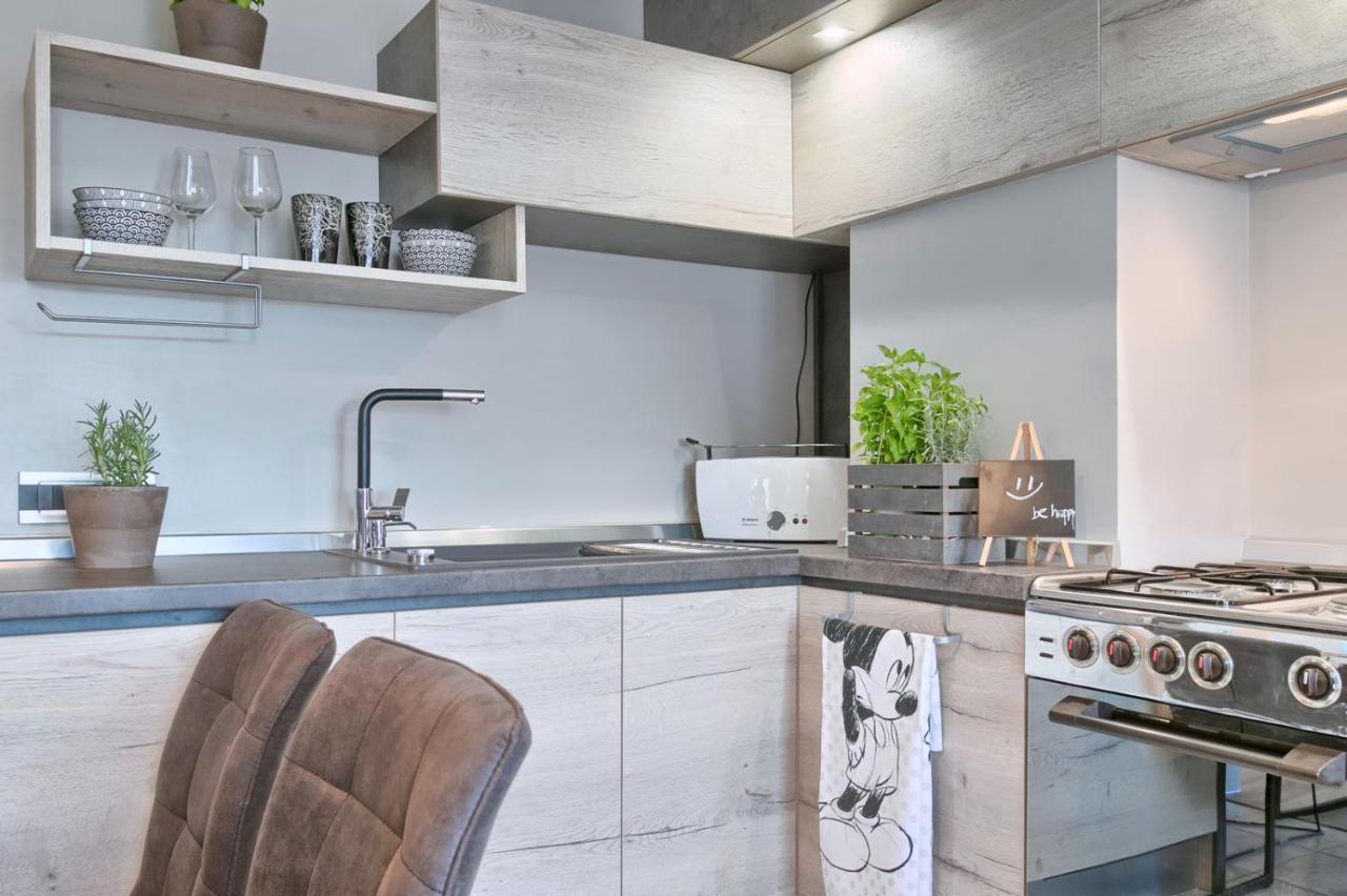 Modern Oasis Apartment Пула Екстер'єр фото